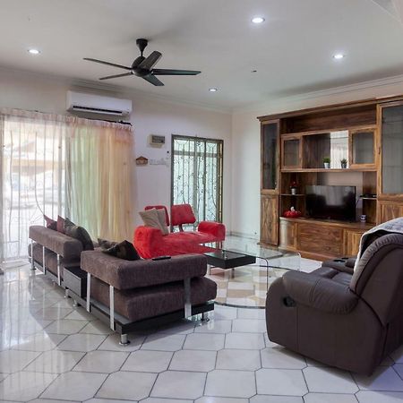 Gunung View Homestay 10 To 12 Pax Near Sunway Tambun イポー エクステリア 写真