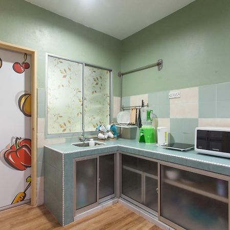 Gunung View Homestay 10 To 12 Pax Near Sunway Tambun イポー エクステリア 写真