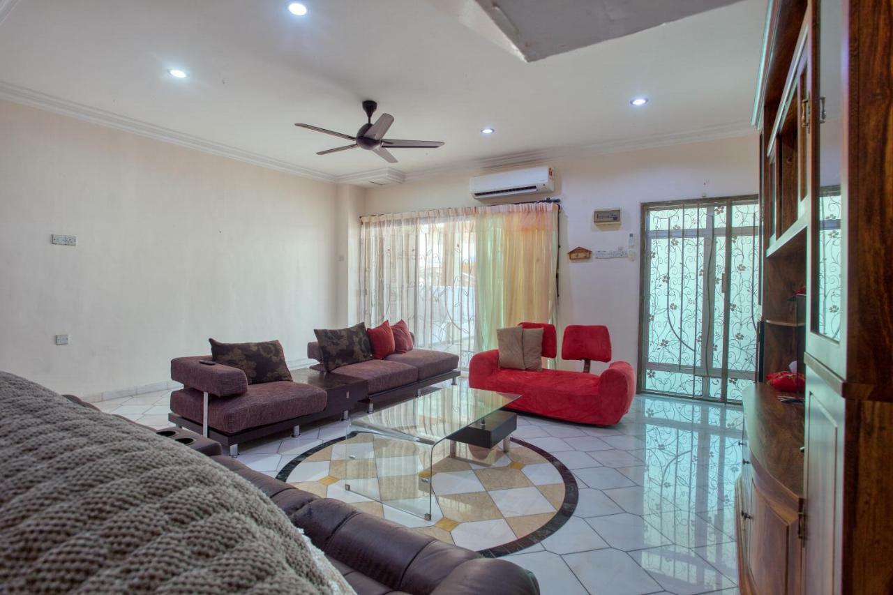 Gunung View Homestay 10 To 12 Pax Near Sunway Tambun イポー エクステリア 写真