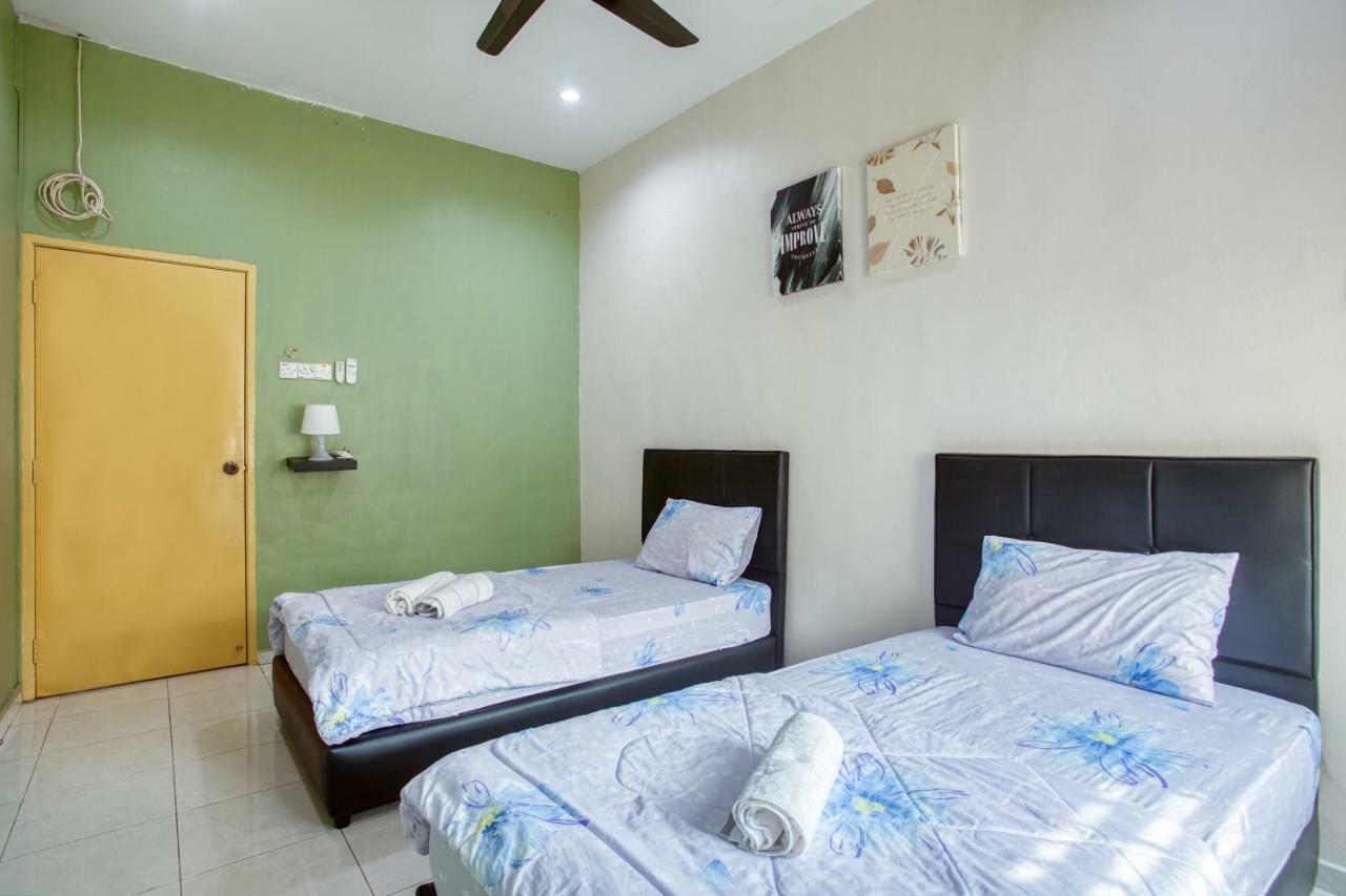 Gunung View Homestay 10 To 12 Pax Near Sunway Tambun イポー エクステリア 写真