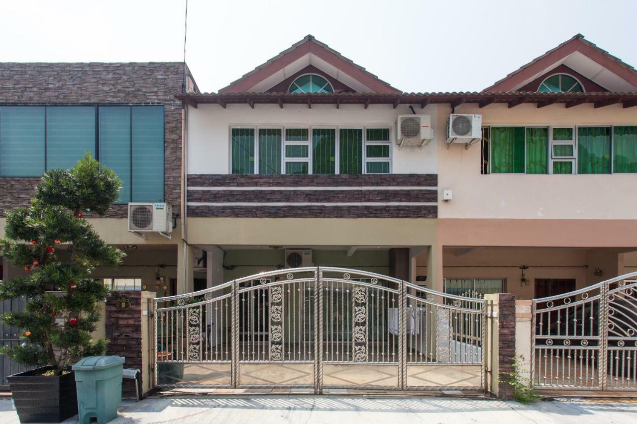Gunung View Homestay 10 To 12 Pax Near Sunway Tambun イポー エクステリア 写真